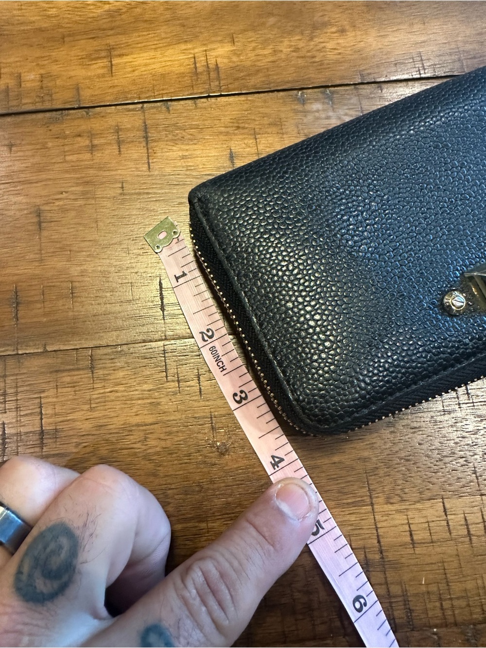Rare!!! henri bendel Black Pebbled Leather Zip Wallet with Pyramid Studs - Picture 10 of 10